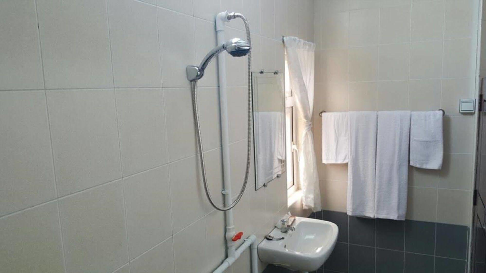 Pandora Motel Yangon Exteriör bild
