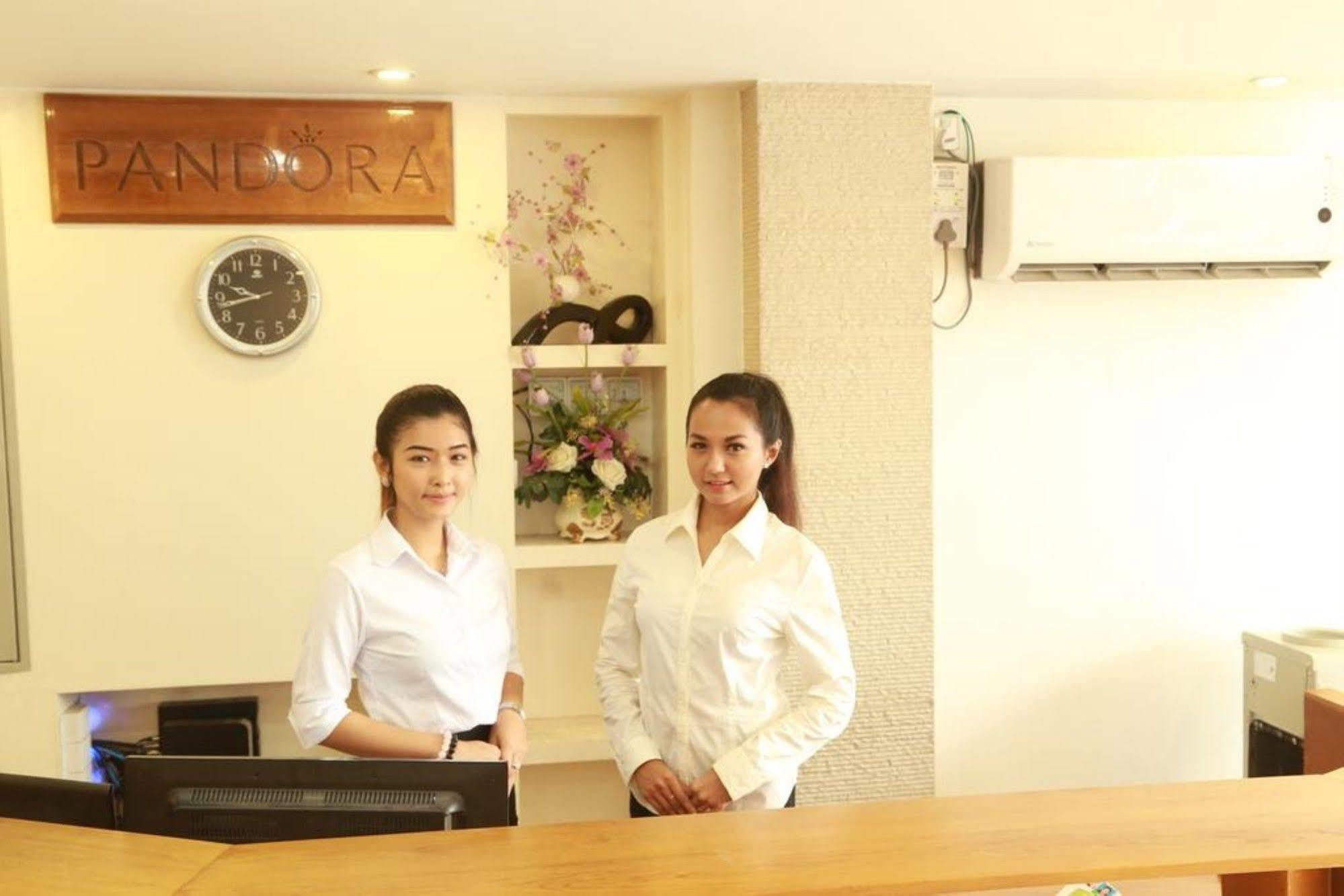 Pandora Motel Yangon Exteriör bild
